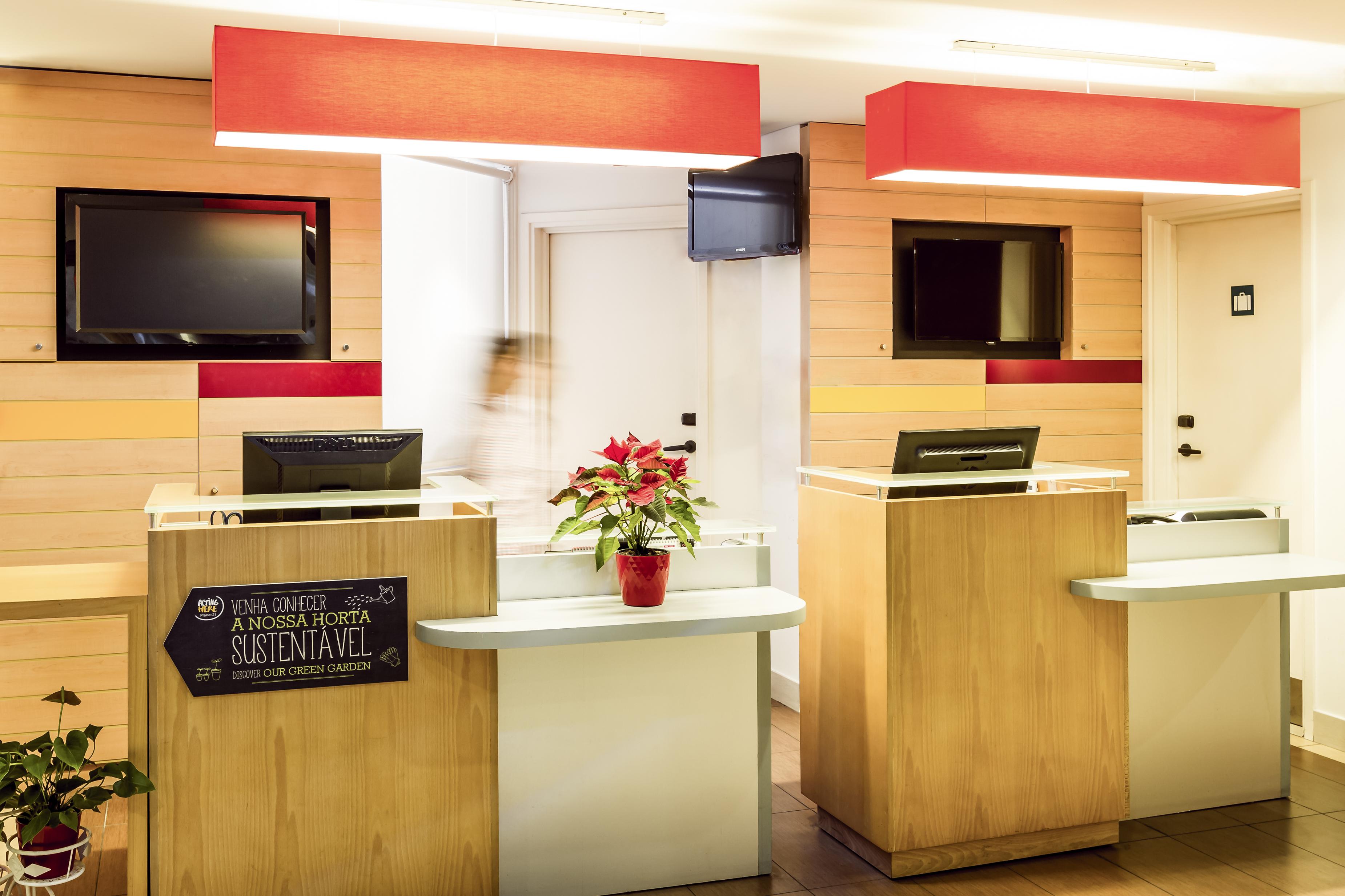 Ibis Centro São Bento Porto